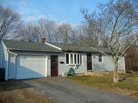 25 Hope Ct, Coventry, RI 02816 photo 1