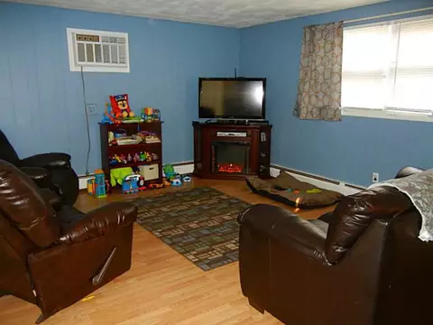 25 Hope Ct, Coventry, RI 02816 photo 6