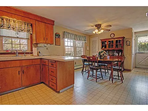 3 Circle Rd, Smithfield, RI 02917 photo 8