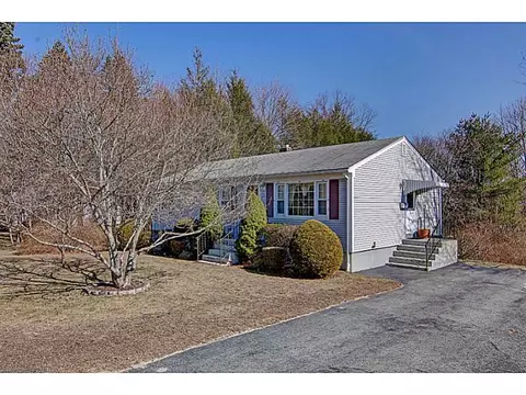 3 Circle Rd, Smithfield, RI 02917 photo 2