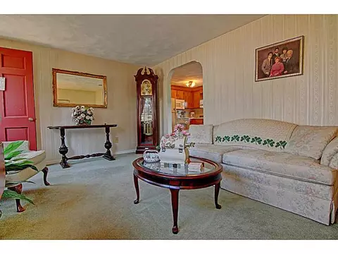 3 Circle Rd, Smithfield, RI 02917 photo 5