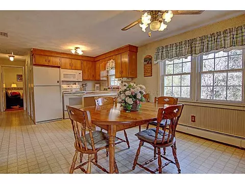 3 Circle Rd, Smithfield, RI 02917 photo 6