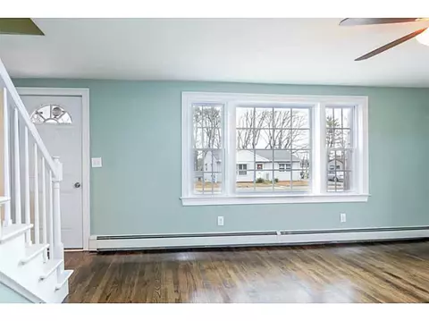 73 Arnold Rd, Coventry, RI 02816 photo 2