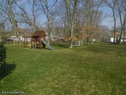2 Christopher Rd, Westerly, RI 02891 photo 3