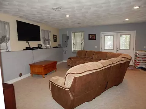 307 Cass Ave, Woonsocket, RI 02895 photo 19