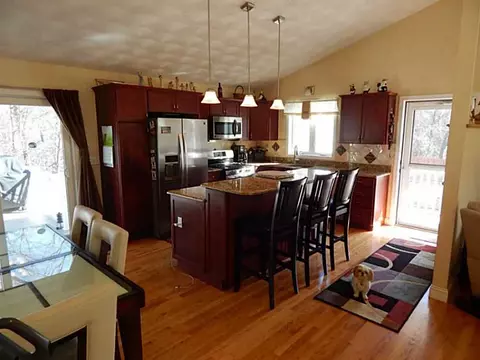 307 Cass Ave, Woonsocket, RI 02895 photo 9