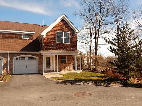 23 Franklin St #7, Westerly, RI 02891 photo 1