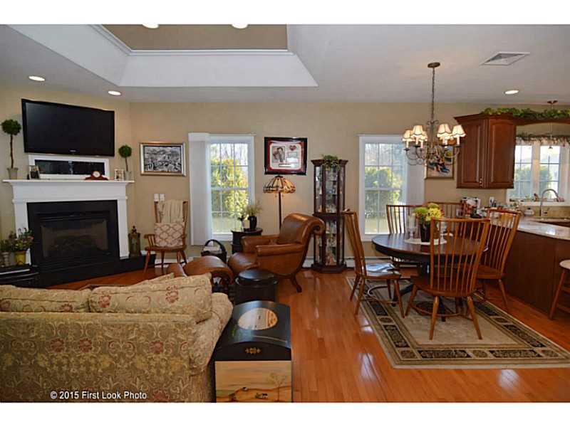 5 Daisy Ln, Coventry, RI 02816 photo 2