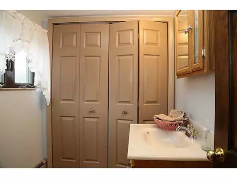 619 Diamond Hill Rd, Woonsocket, RI 02895 photo 10