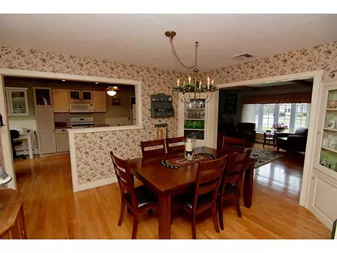 32 Edgewood Ave, Westerly, RI 02891 photo 6
