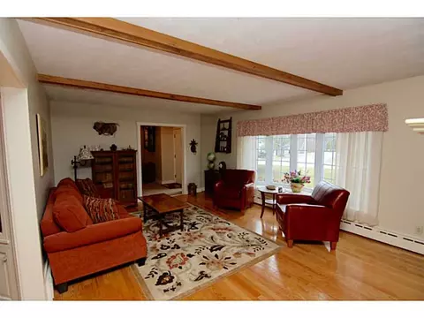 32 Edgewood Ave, Westerly, RI 02891 photo 4