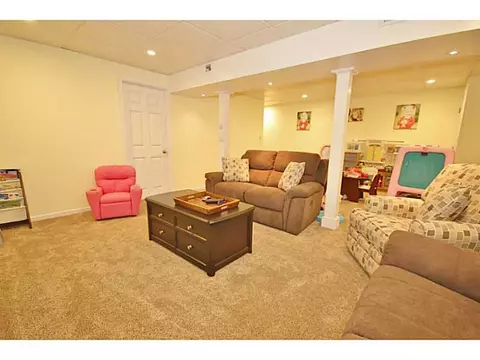 393 Congress St, Woonsocket, RI 02895 photo 17