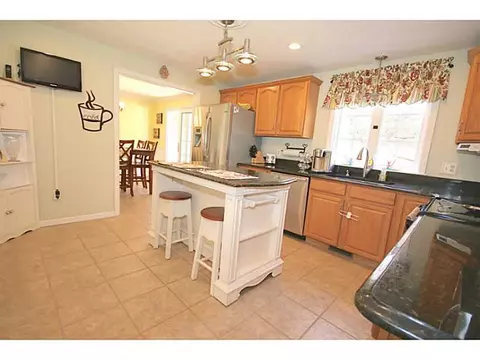 393 Congress St, Woonsocket, RI 02895 photo 8