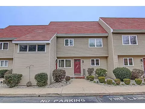 4042 Post Rd #3, Warwick, RI 02886 photo 1