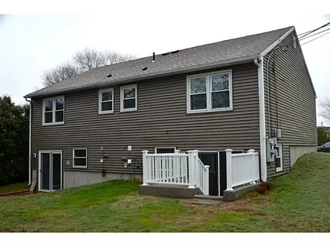 149 Kenyon Ave, Warwick, RI 02886 photo 2