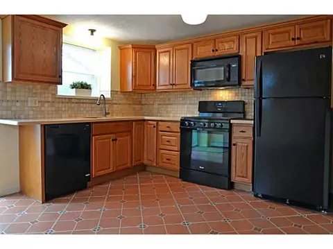 149 Kenyon Ave, Warwick, RI 02886 photo 12