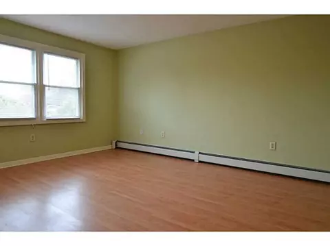149 Kenyon Ave, Warwick, RI 02886 photo 8