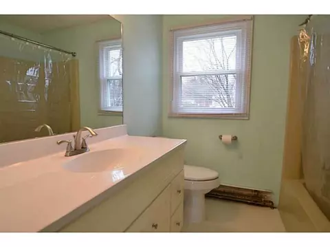 149 Kenyon Ave, Warwick, RI 02886 photo 17