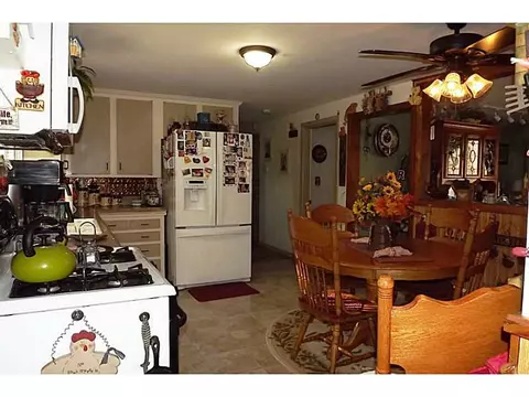 39 Beaver Ave, Warwick, RI 02889 photo 2