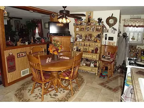 39 Beaver Ave, Warwick, RI 02889 photo 4