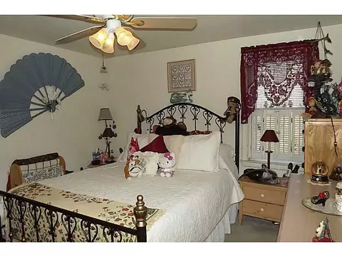 39 Beaver Ave, Warwick, RI 02889 photo 9