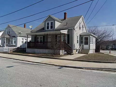 106 Napoleon St, Woonsocket, RI 02895 photo 1