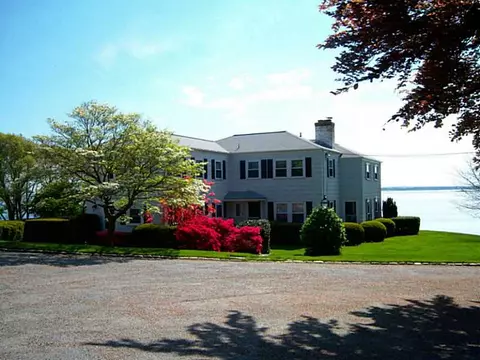 164 Beacon Ave, Warwick, RI 02889 photo 3