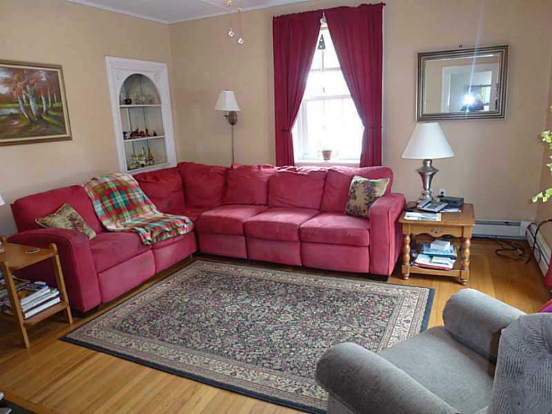 24 Mendon St, Blackstone, MA 01504 photo 6