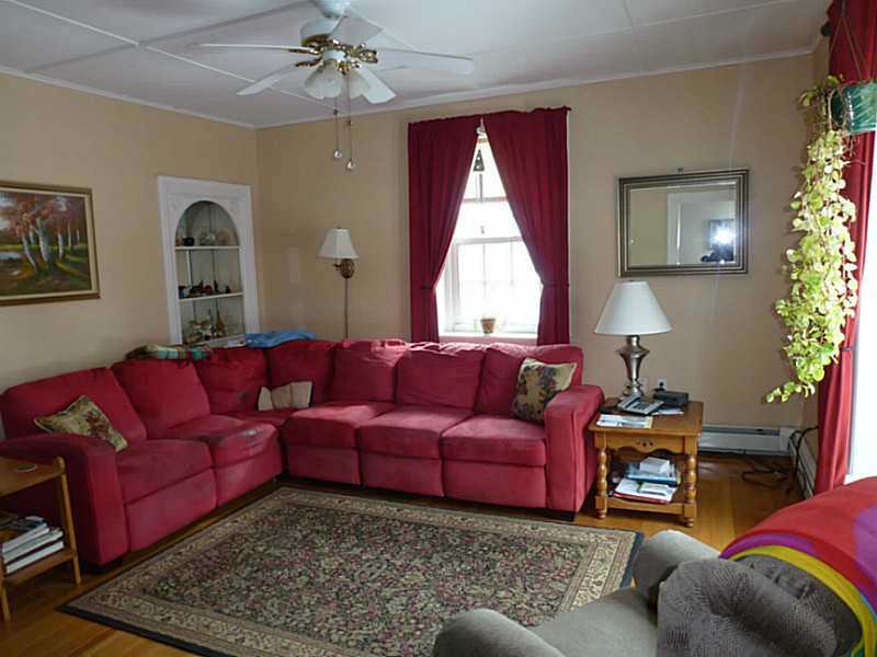 24 Mendon St, Blackstone, MA 01504 photo 5