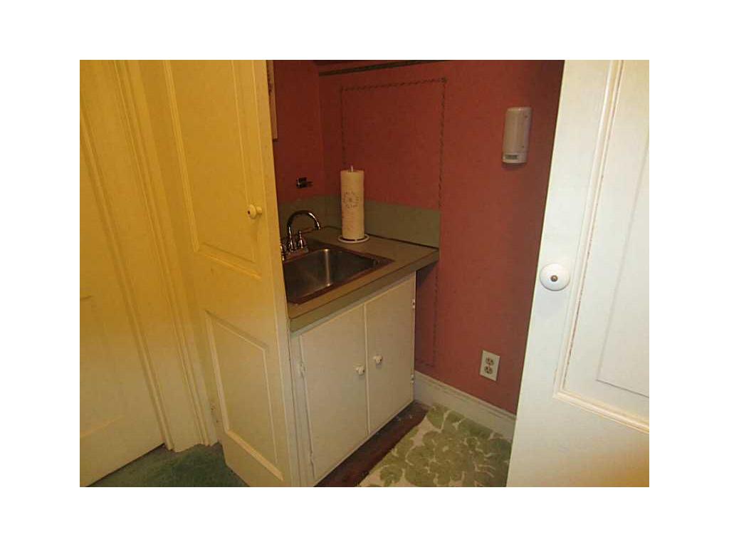 1060 Main Ave, Warwick, RI 02886 photo 14