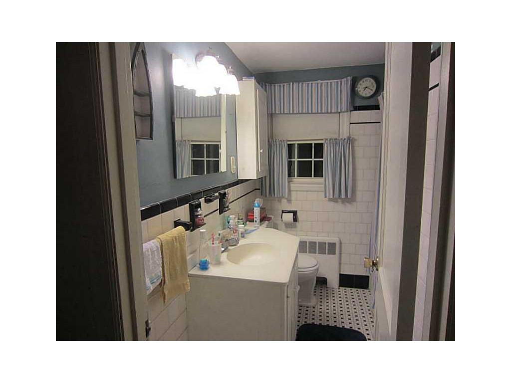 1060 Main Ave, Warwick, RI 02886 photo 18