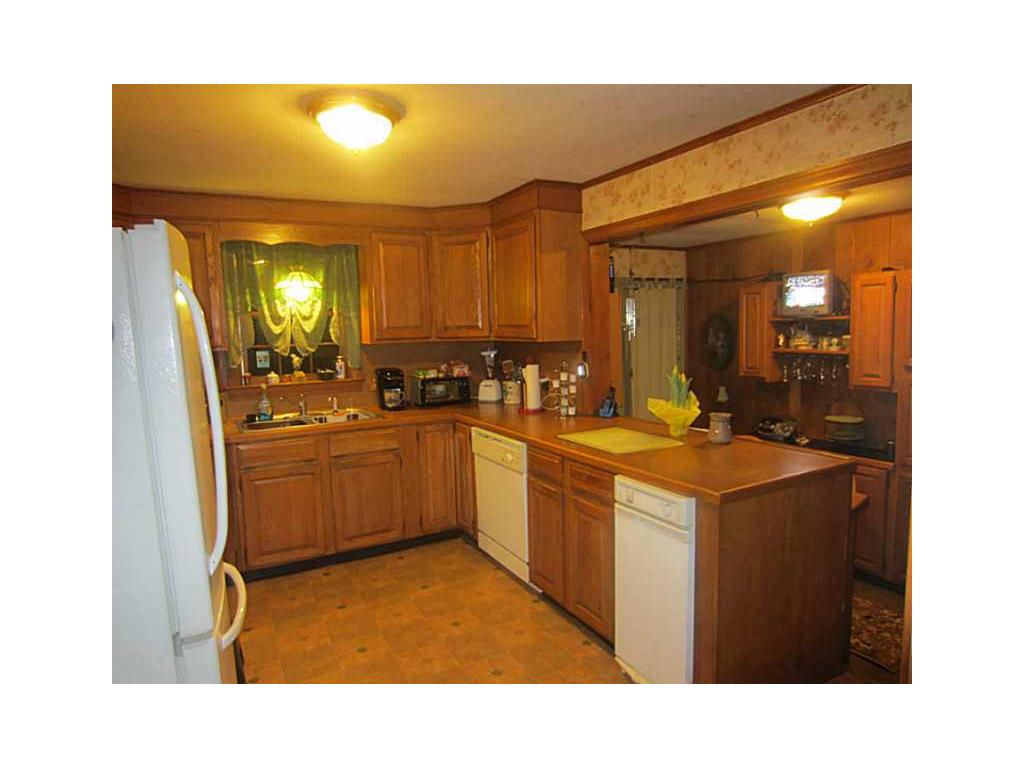 1060 Main Ave, Warwick, RI 02886 photo 9