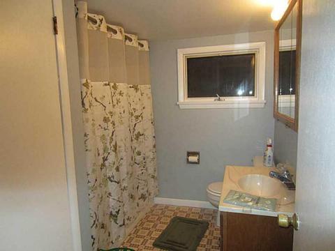 1060 Main Ave, Warwick, RI 02886 photo 17