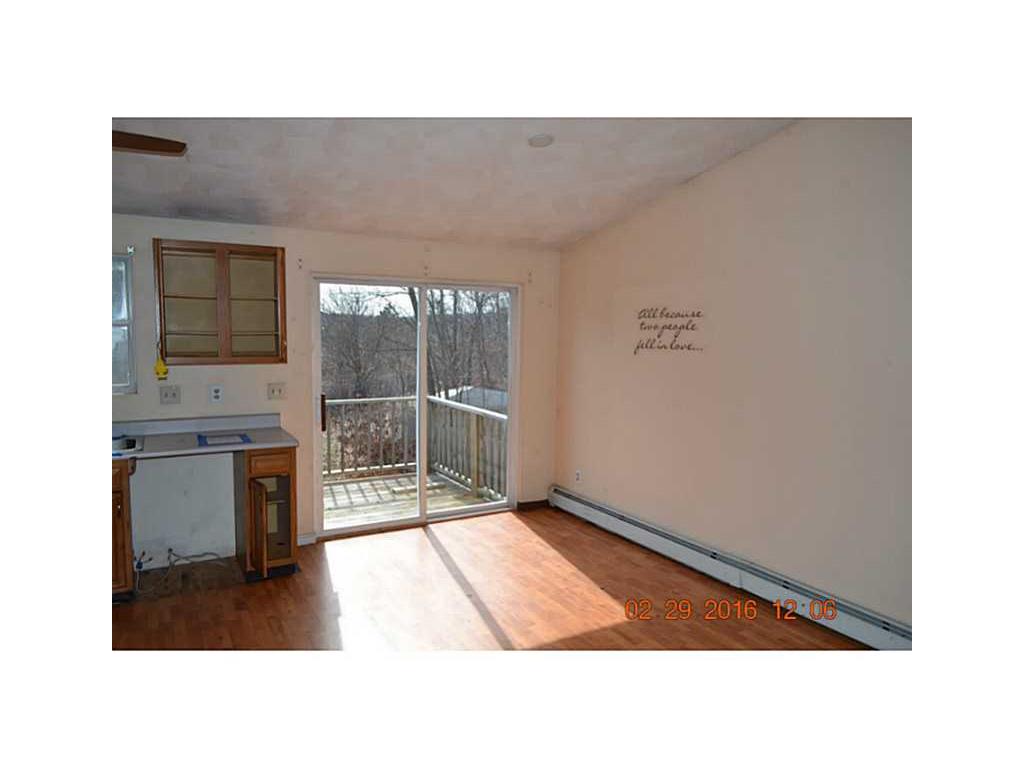 26 Vivian St, Woonsocket, RI 02895 photo 5