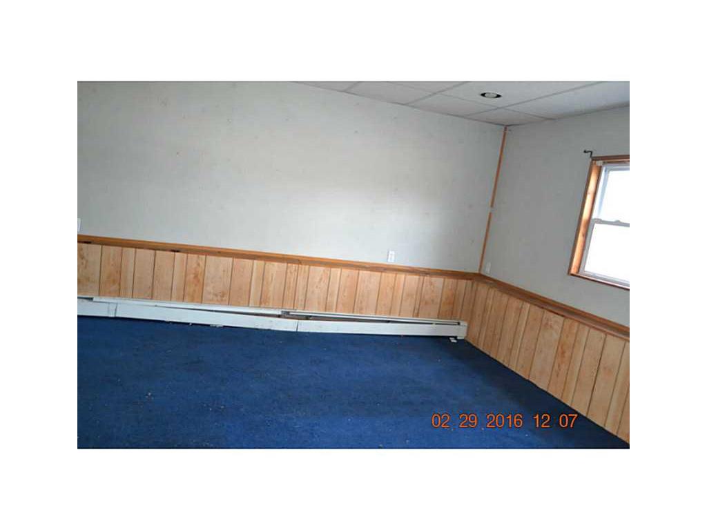 26 Vivian St, Woonsocket, RI 02895 photo 10