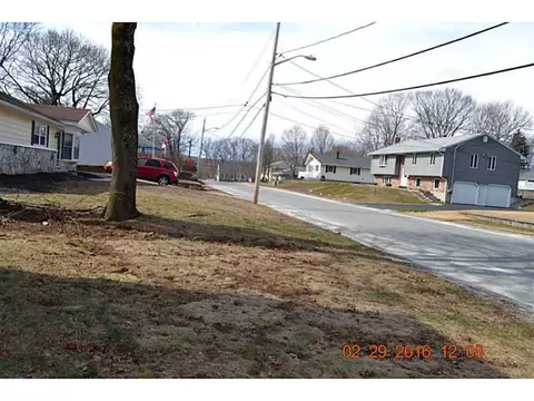 26 Vivian St, Woonsocket, RI 02895 photo 13