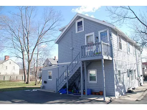 39 Fair St, Warwick, RI 02888 photo 3