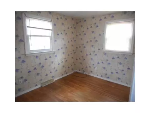 34 Ridgeway Dr, Warren, RI 02885 photo 8