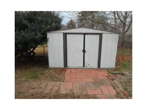 34 Ridgeway Dr, Warren, RI 02885 photo 3