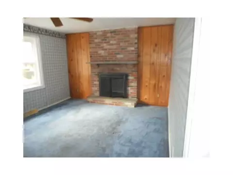 34 Ridgeway Dr, Warren, RI 02885 photo 6