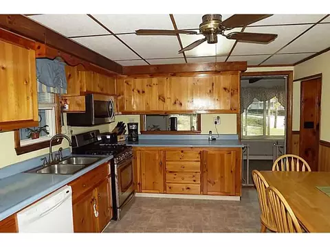 1644 Mendon Rd, Woonsocket, RI 02895 photo 3