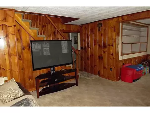 1644 Mendon Rd, Woonsocket, RI 02895 photo 7