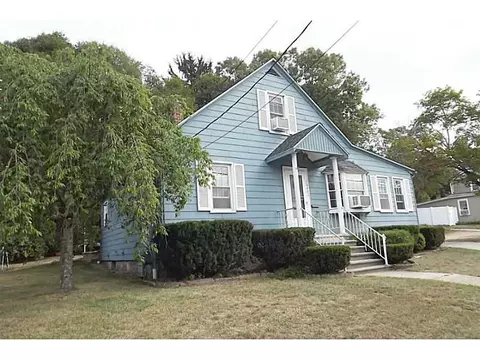 1644 Mendon Rd, Woonsocket, RI 02895 photo 1