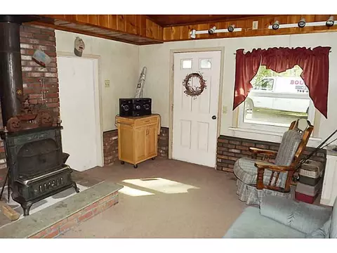 1644 Mendon Rd, Woonsocket, RI 02895 photo 17