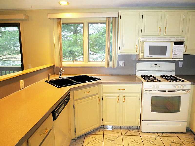 285 Scituate Ave, Cranston, RI 02921 photo 9
