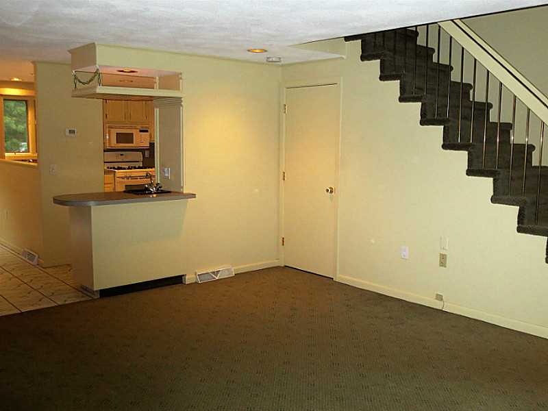 285 Scituate Ave, Cranston, RI 02921 photo 3