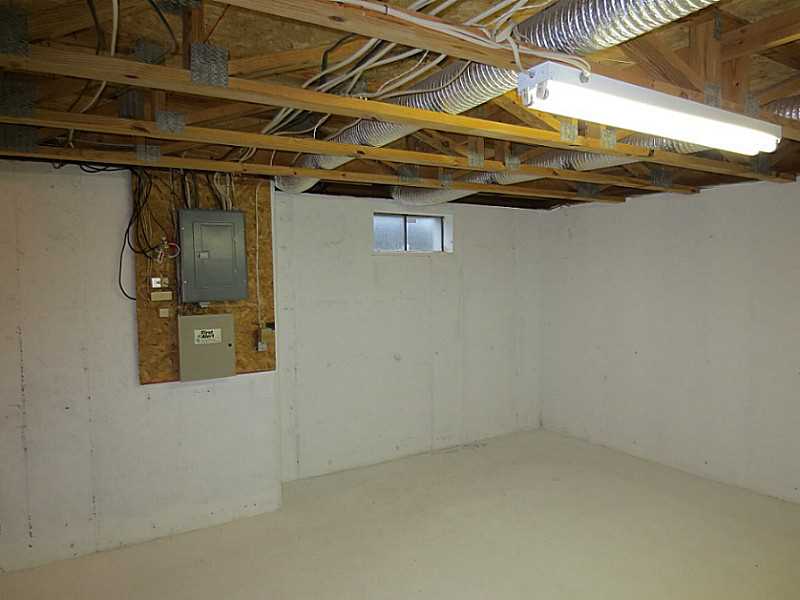 285 Scituate Ave, Cranston, RI 02921 photo 23