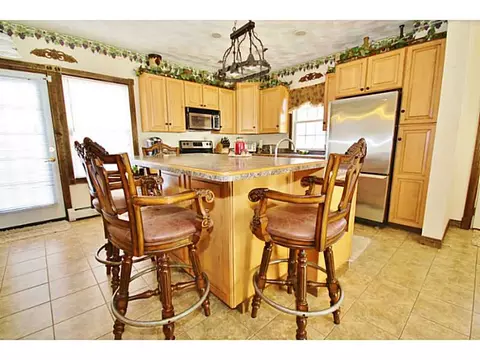 113 Bennett St, Woonsocket, RI 02895 photo 4