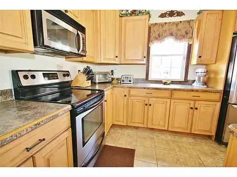 113 Bennett St, Woonsocket, RI 02895 photo 2