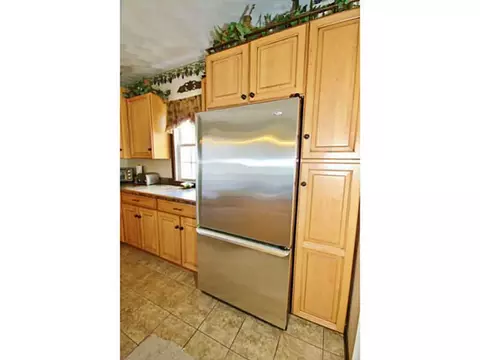 113 Bennett St, Woonsocket, RI 02895 photo 5